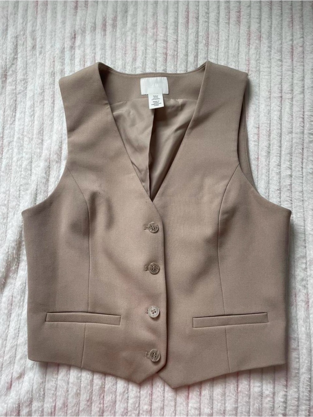 H&M Neutral Taupe Sleeveless Tailored Vest 🤎
